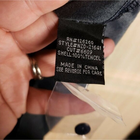 Velvet Heart Womens NWOT Blue Tencel Front Tie Star Print Long Sleeve Button... - Picture 6 of 7